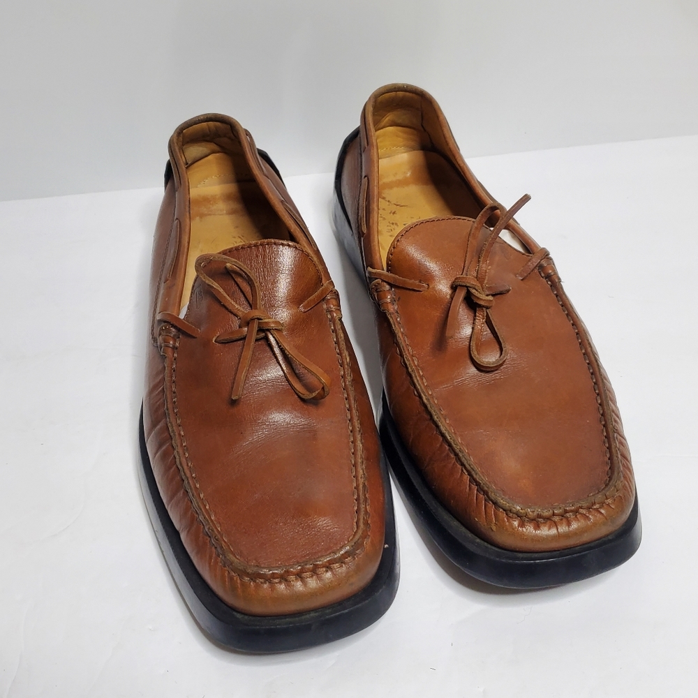 Tod's Men's Leather slip on driving loafers Size 9 Good used condition